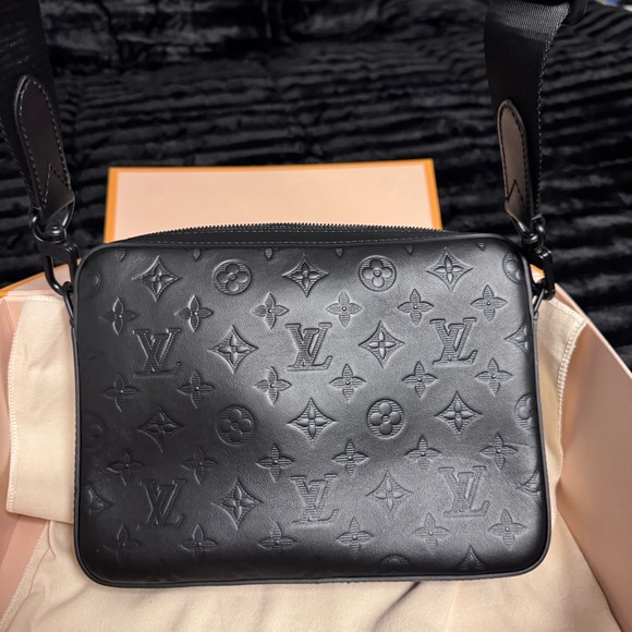 Louis Vuitton Black Monogram Duo Messenger Bag -NIB - Picture 11 of 14